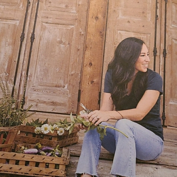 Magnolia Table: A Collection of Recipes For Gathering by Joanna Gaines CookBook - Picture 4 of 8